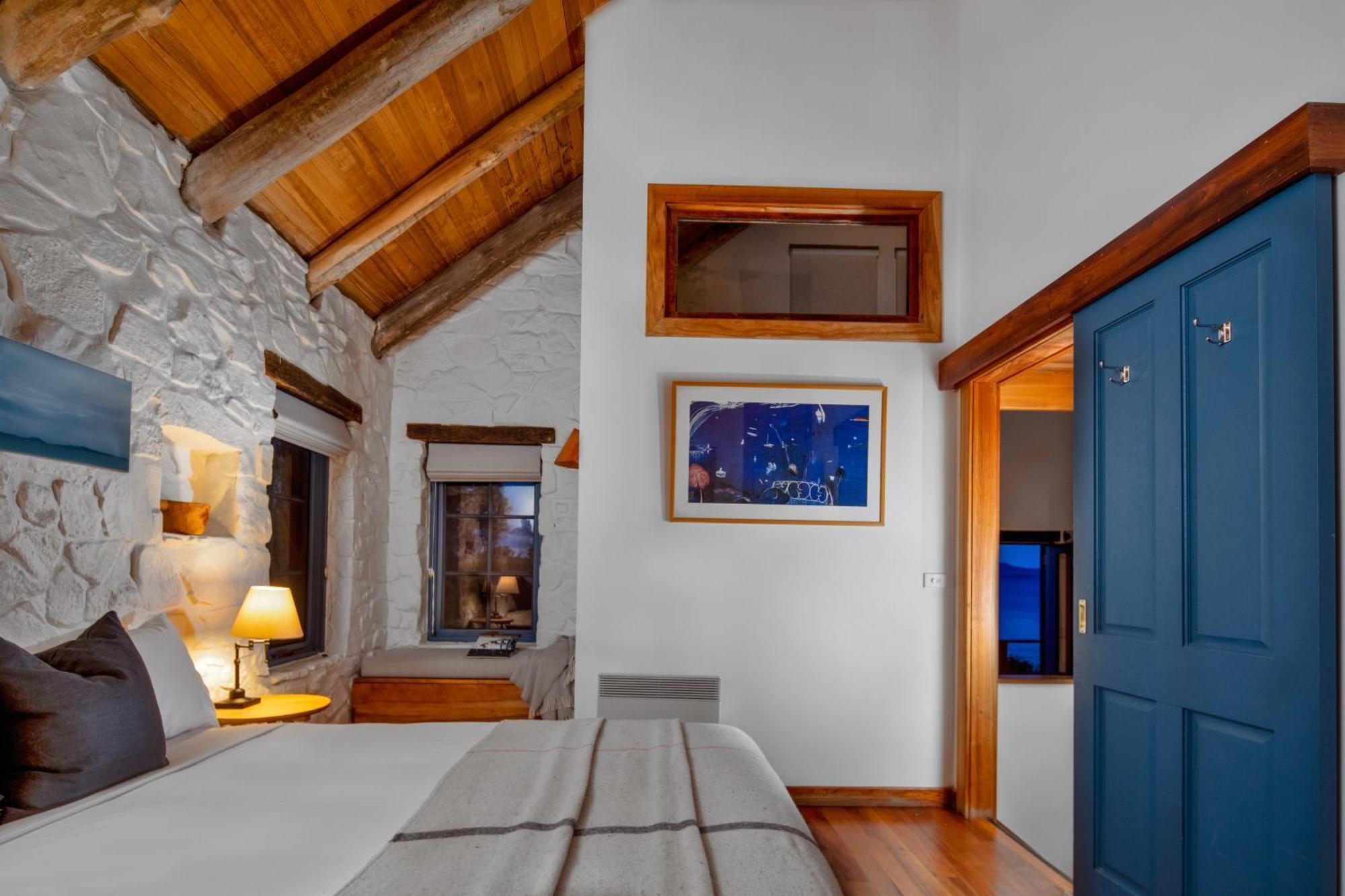 Piermont Retreat 4* Swansea